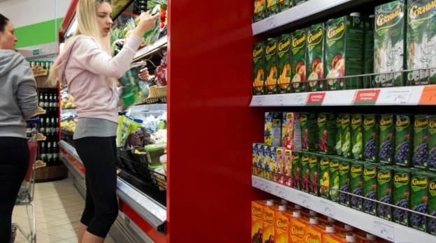 Отчет Нацбанка: темп роста зарплат снизился, белорусы делают меньше покупок
