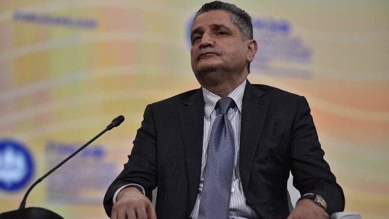 Глава Армении призвал народ соблюдать конституцию после призыва Пашиняна блокировать суды