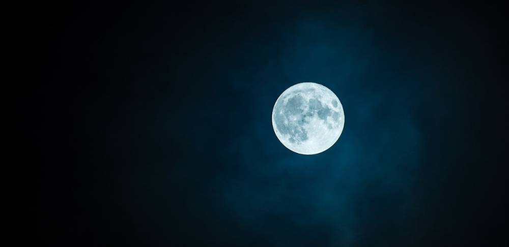 "Голубая луна" взошла над Землей последний раз в этом десятилетии
