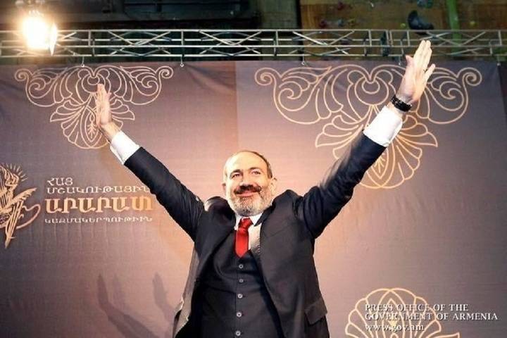 В Ереване приступили к блокировке зданий судов по призыву Пашиняна