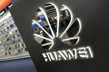 Google прекратил сотрудничество с Huawei. Чем это грозит пользователям?
