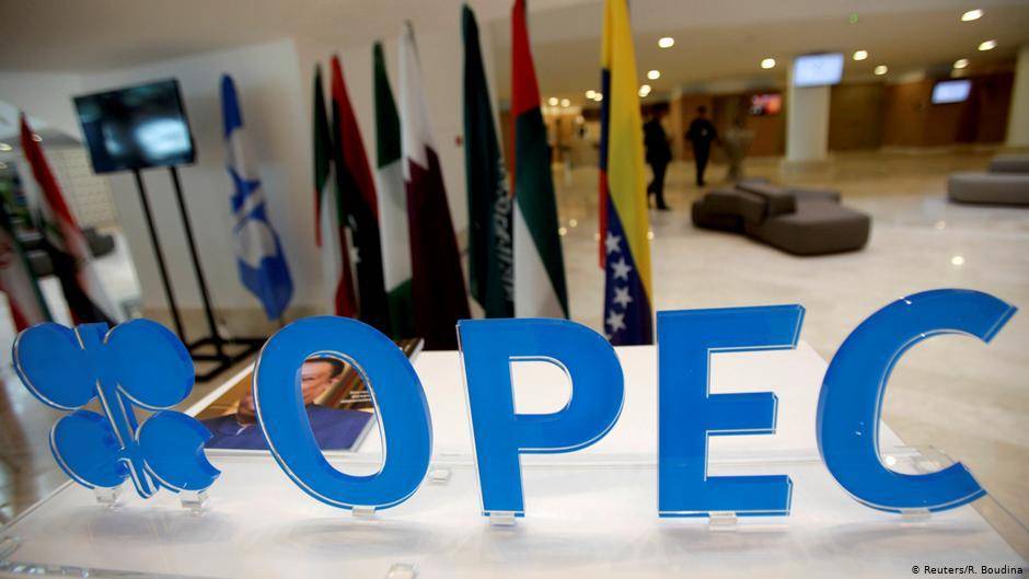 В Казахстане призывают урегулировать вопросы нефтяного рынка в рамках ОПЕК+