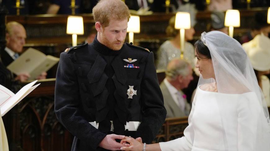 Принц Гарри и Меган Маркл отметили годовщину свадьбы фотоподборкой