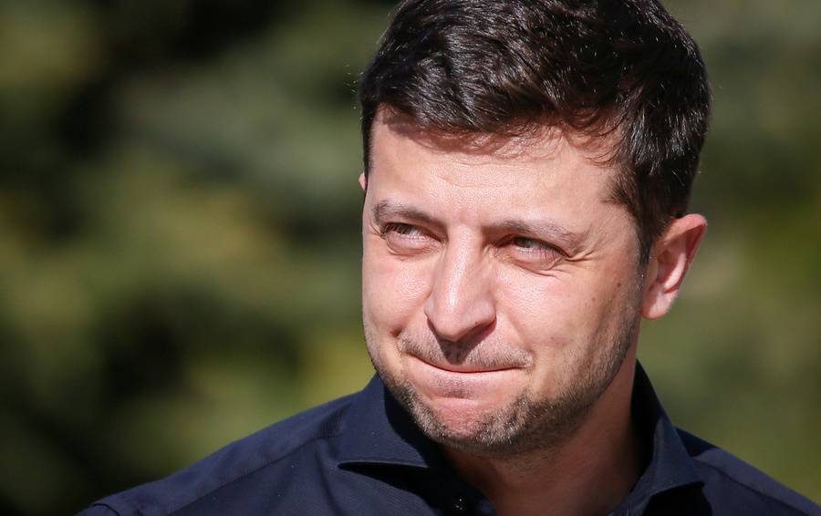 Зеленский не успел вступить в должность, как тут же заявил о готовности ее лишиться ради мира на Донбассе
