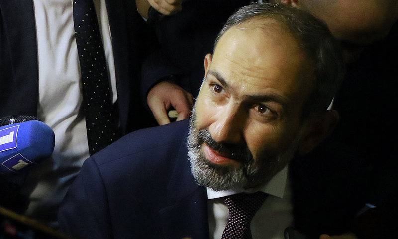В Армении Пашинян призвал блокировать входы в здания судов