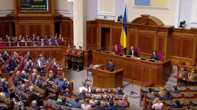 Зеленский назвал прекращение огня в Донбассе первой задачей на посту президента