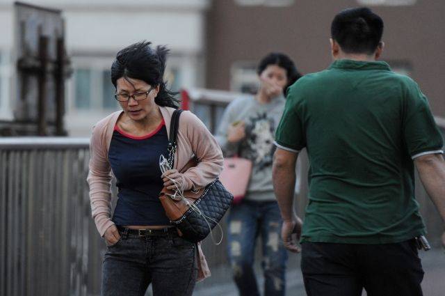 СМИ: четыре человека погибли из-за сильных порывов ветра в Пекине