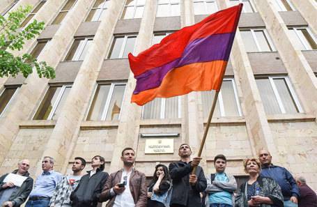 «Чашу терпения переполнило освобождение Кочаряна». Пашинян объявил о «втором этапе армянской революции»
