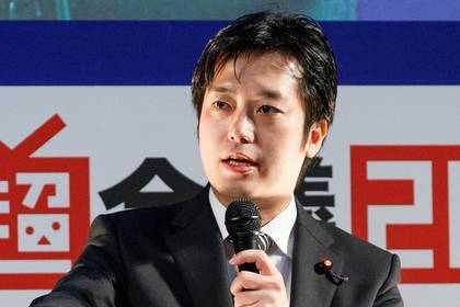 Японский политик предложил отвоевать Курилы и отказался уходить в отставку