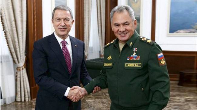 Министры обороны Турции и России обсудили ситуацию в сирийском Идлибе