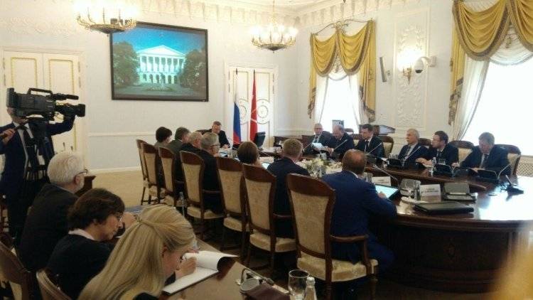 Беглов обсудил с членами правительства реализацию майских указов