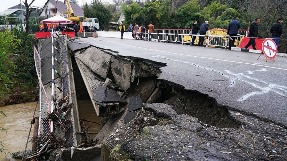 Два автомобильных моста разрушены на Кубани в результате подтопления