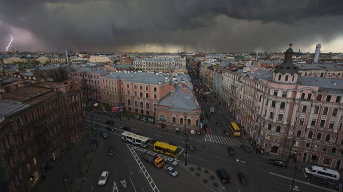 Во вторник по Петербургу ударит гром с грозой