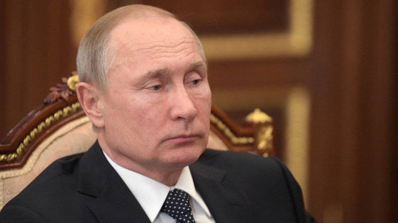 Путин подписал указы о помиловании четырех осужденных