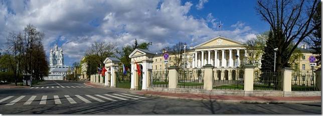 Петербургские чиновники заявили об исполнении всех «майских указов»