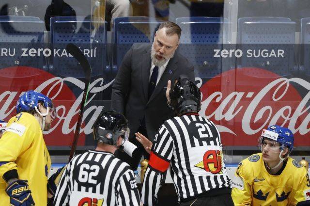 Швеция выбила Латвию из борьбы за медали чемпионата мира по хоккею