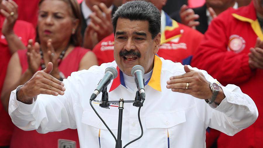 Мадуро призвал провести досрочные парламентские выборы