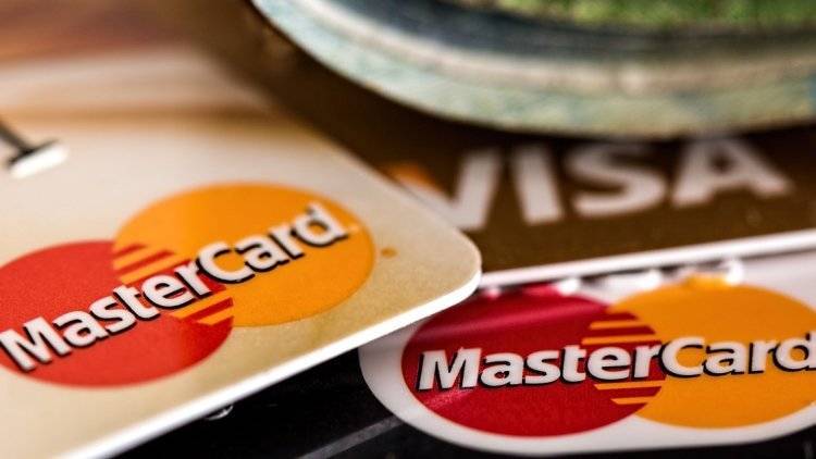 Власти Венесуэлы решили отказаться от Visa, Mastercard и Maestro