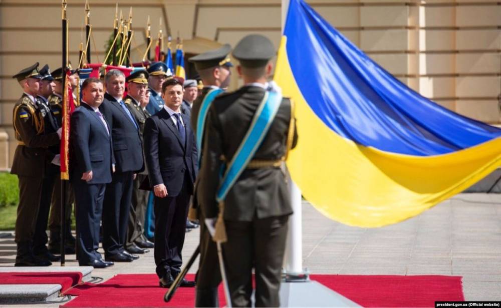 Украина: премьер-министр, главы СБУ и Минобороны объявили об отставке
