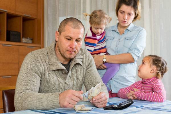 Эксперты: большинство семей в России не могут позволить себе накопления