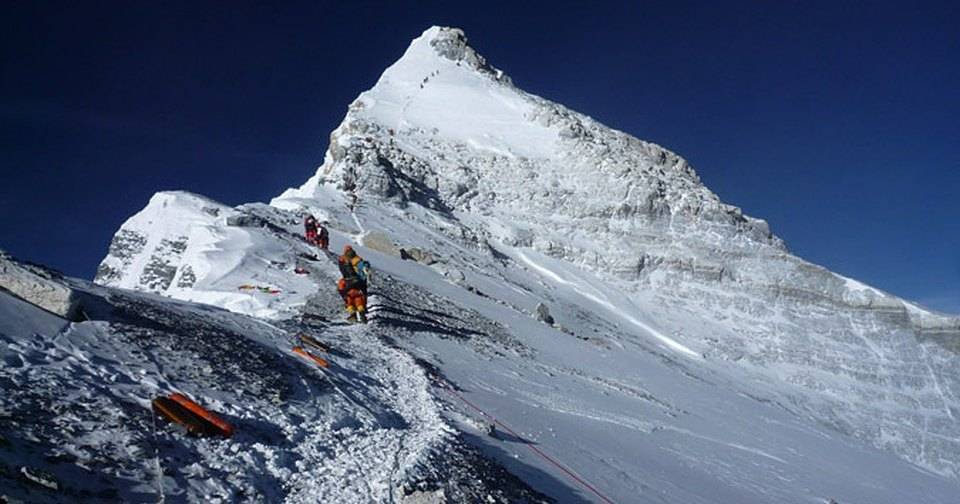 Непалец взошел на Эверест 24 раза