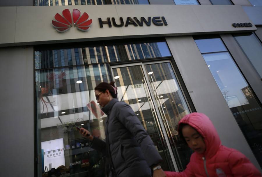 Основатель Huawei оценил выдачу компании временной лицензии США