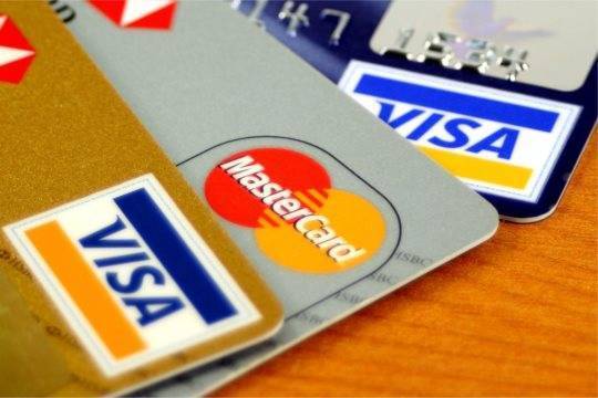 Венесуэла намерена отказаться от операций по картам Visa и MasterCard