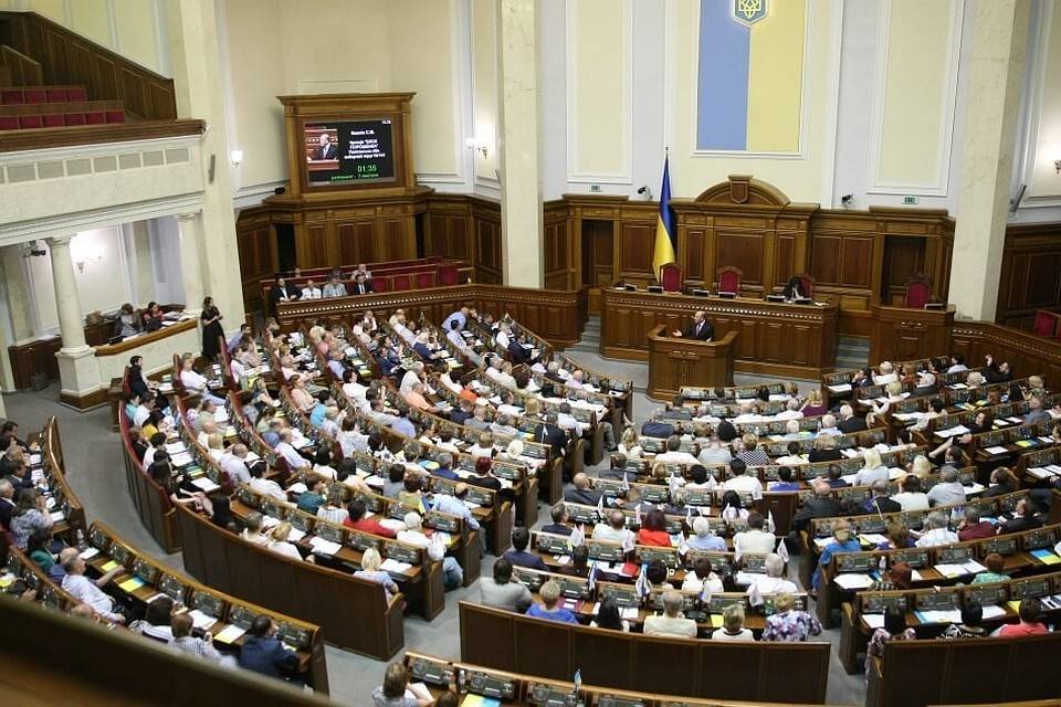 Зеленский определился с роспуском Рады: названа вероятная дата досрочных парламентских выборов