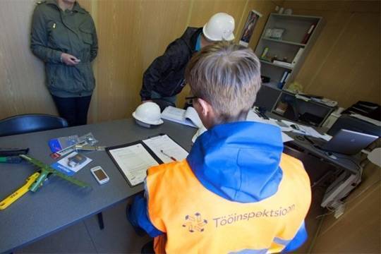 Эстонские перевозчики подняли зарплаты водителям под давлением трудовой инспекции