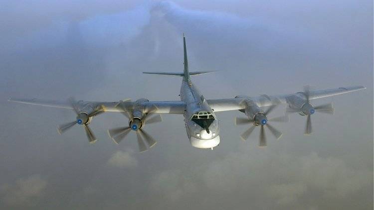 Американские истребители сопроводили российские Ту-95МС при полете над Арктикой