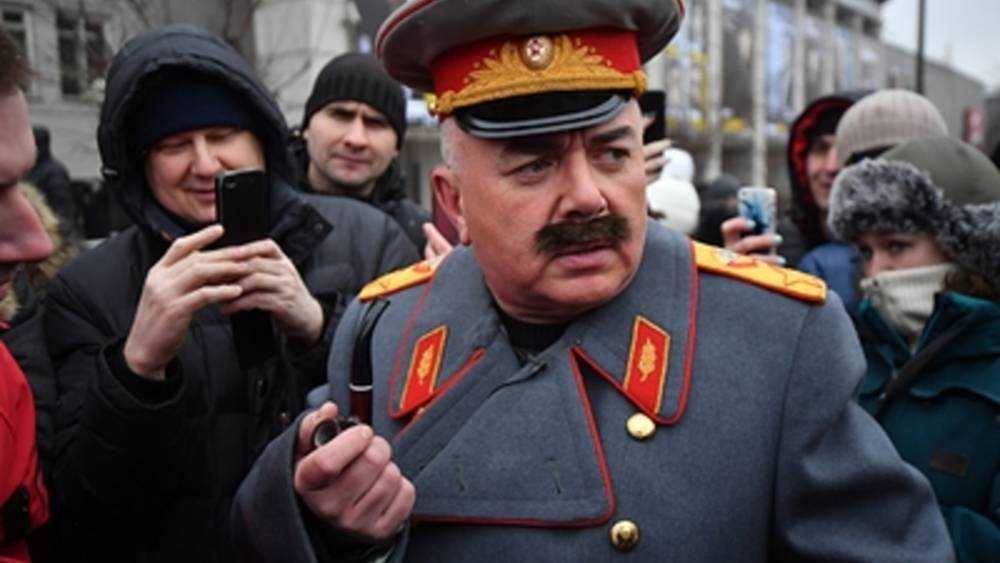 "Дилетанты" и "троглодиты": Глава "Левада-центра" разом оскорбил недовольных опросом о Сталине