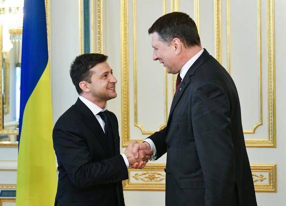Зеленский попросил Латвию быть "адвокатом" Украины