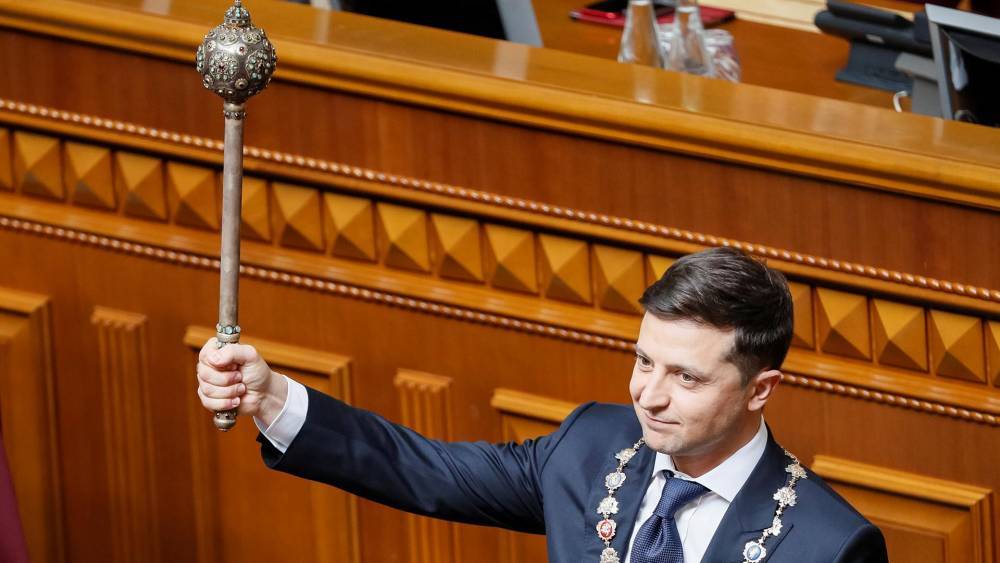 Зеленский распустил Верховную раду и назначил выборы в парламент на 21 июля