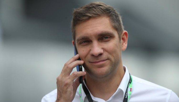 Первый российский гонщик «Формулы‐1» Петров прокомментировал смерть Лауды
