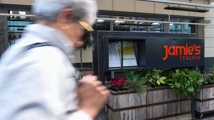 Рестораны шеф-повара Джейми Оливера оказались на грани закрытия