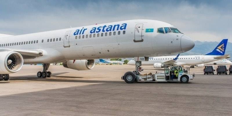 Самолет "Эйр Астаны" вернулся в аэропорт после вылета из Нур-Султана