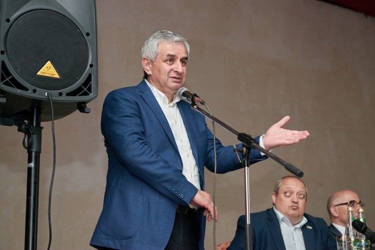 Президент Абхазии заявил о попытках насильственного захвата власти