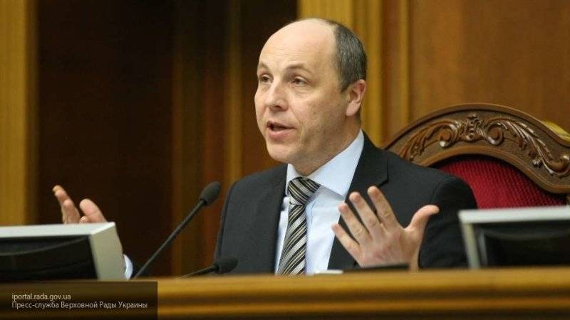 Парубий обвинил Зеленского в грубом нарушении конституции Украины
