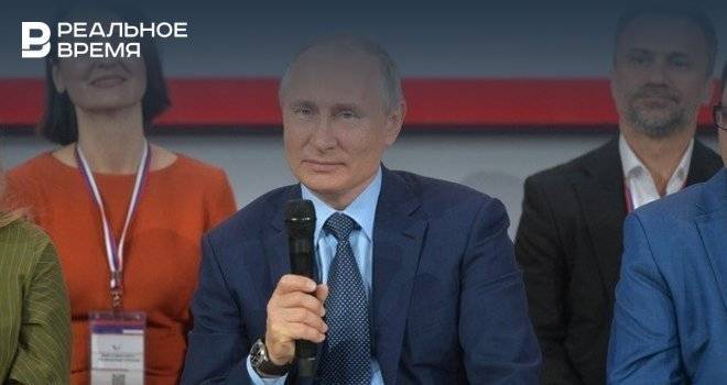 Путин обсудил решение выдавать паспорта жителям Донбасса с Меркель и Макроном