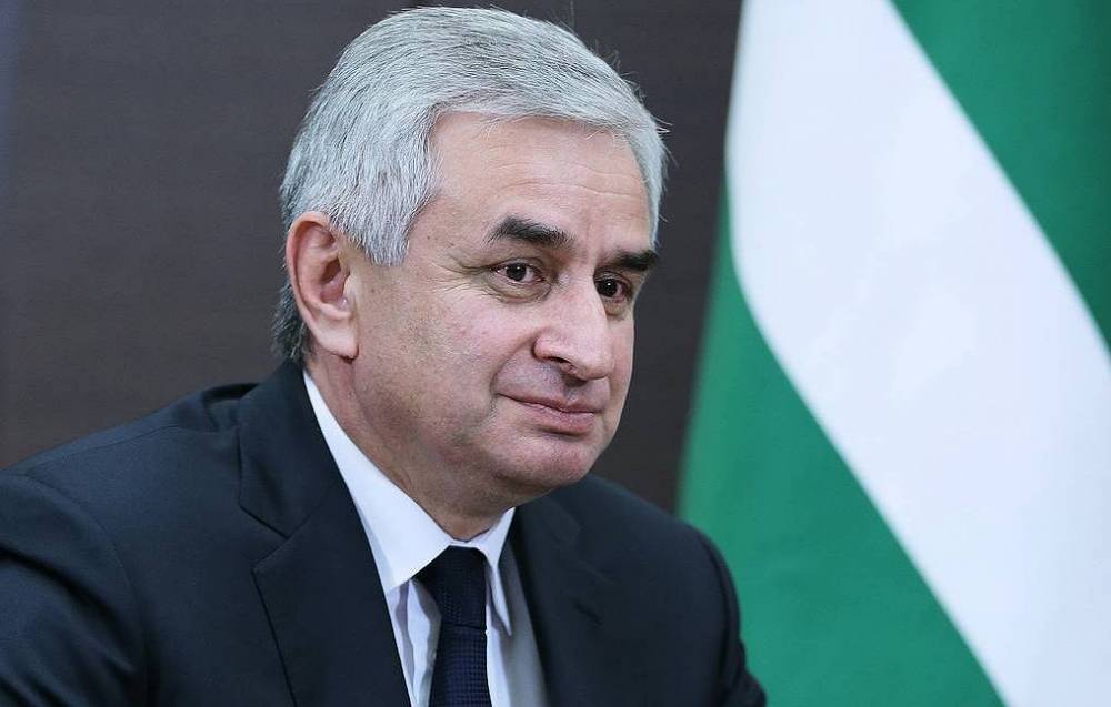 Президент Абхазии предложил оппозиции назначить выборы на 25 августа