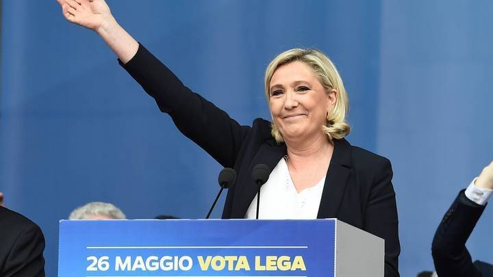 До выборов в ЕП пять дней: Партия Ле Пен оставила позади Макрона