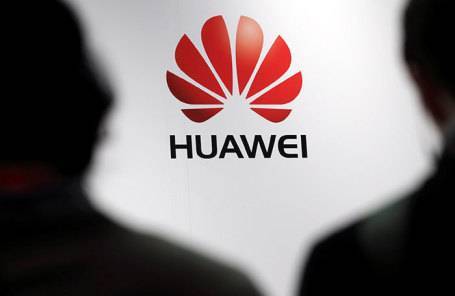 Huawei может вывести на рынок свою операционную систему уже осенью