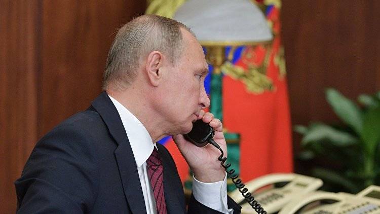 Телефонные переговоры: Путин обсудил с Меркель и Макроном ситуацию на Украине