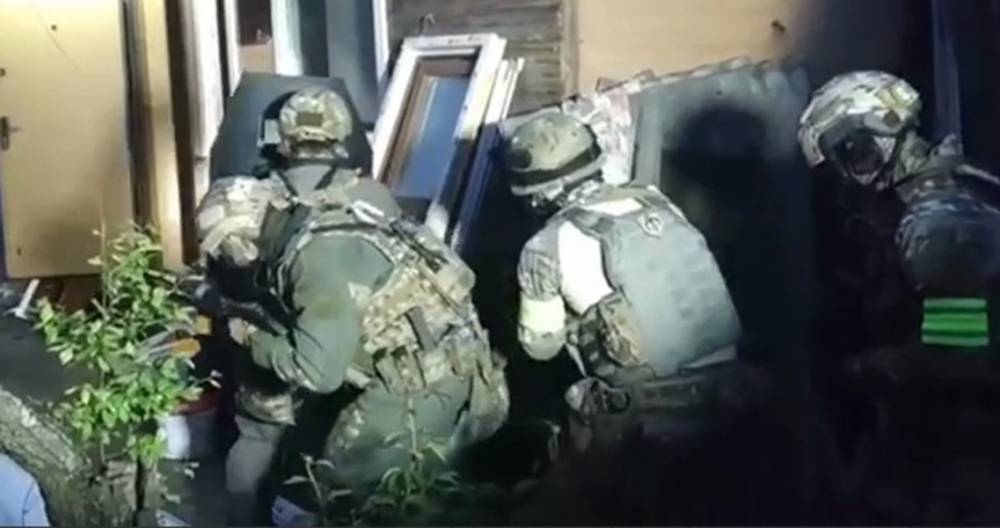 Опубликовано видео с места операции против боевиков в Кольчугине