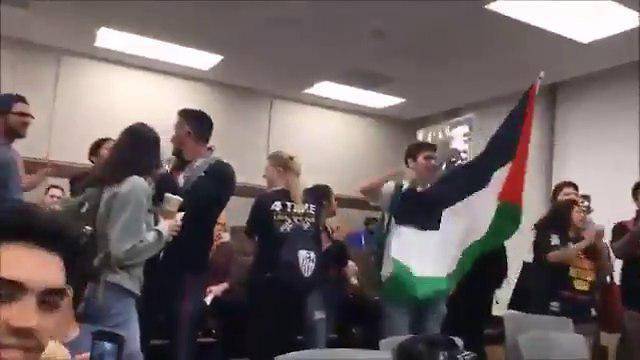 Антиизраильские активисты BDS сорвали лекцию израильтянина в Германии