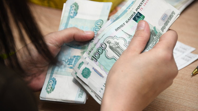 Соврала о месте работы и не погасила кредит: в Крыму задержали мошенницу