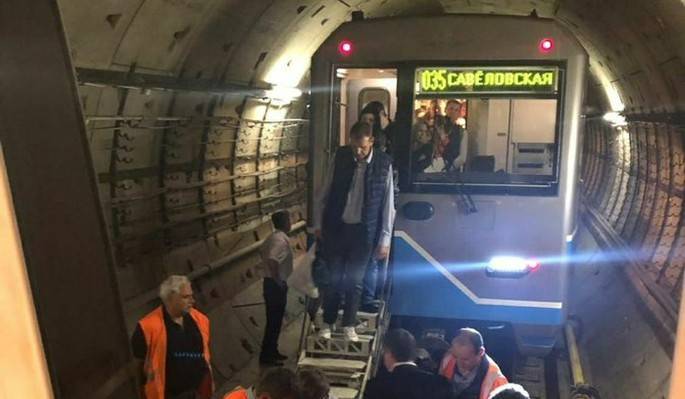 Московский метрополитен оправдался за отказ от эвакуации пассажиров