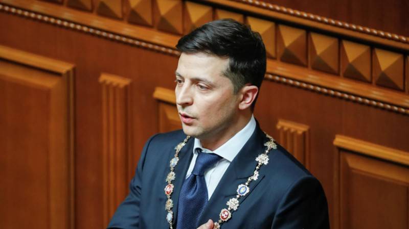 Новый президент Украины внёс в Раду свой первый законопроект