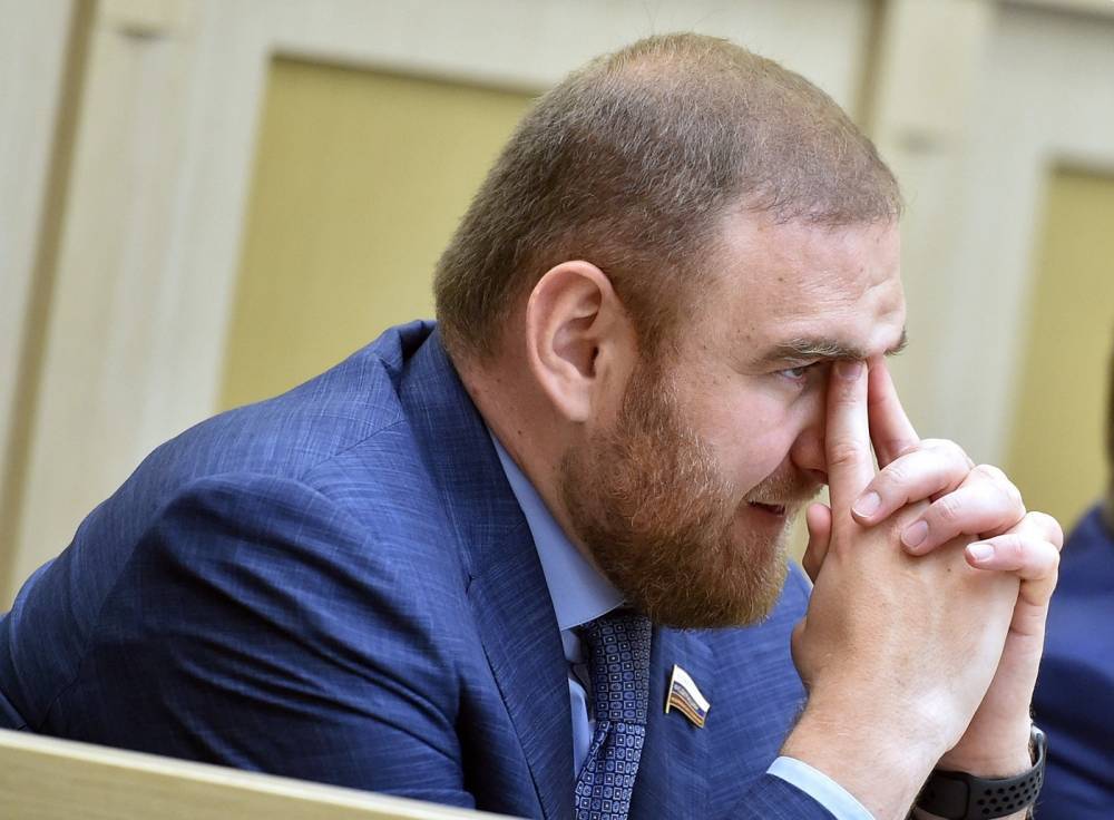 Арашукова, обвиняемого в организации двух убийств, лишили статуса сенатора из-за не поданной декларации о доходах