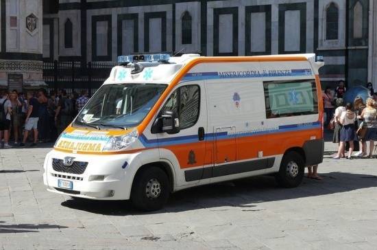 Автобус с 60 российскими туристами попал в аварию в Италии, один человек погиб